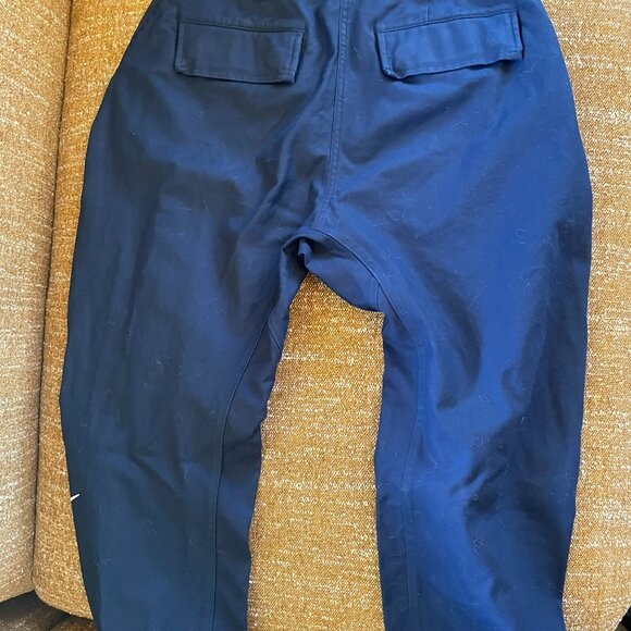 Women's Nike Athleisure/Cargo Pant (size small) - Picture 3 of 3